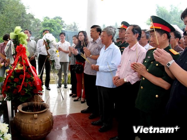 Overseas Vietnamese in Laos commemorate martyrs